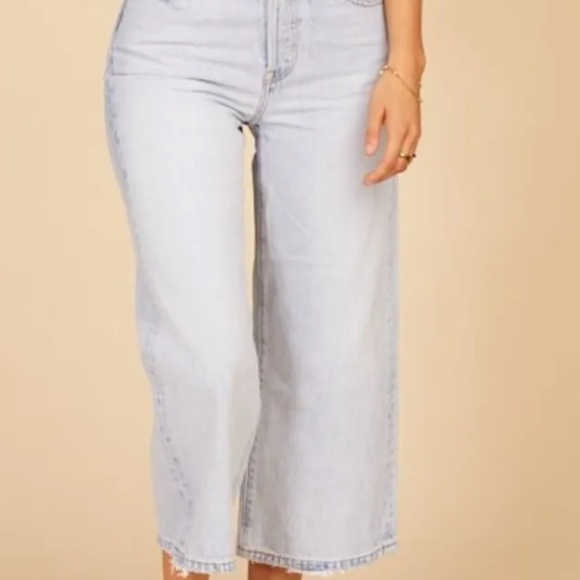 Levi's Throwing Shade Wide Leg Crop - Picture 3 of 7